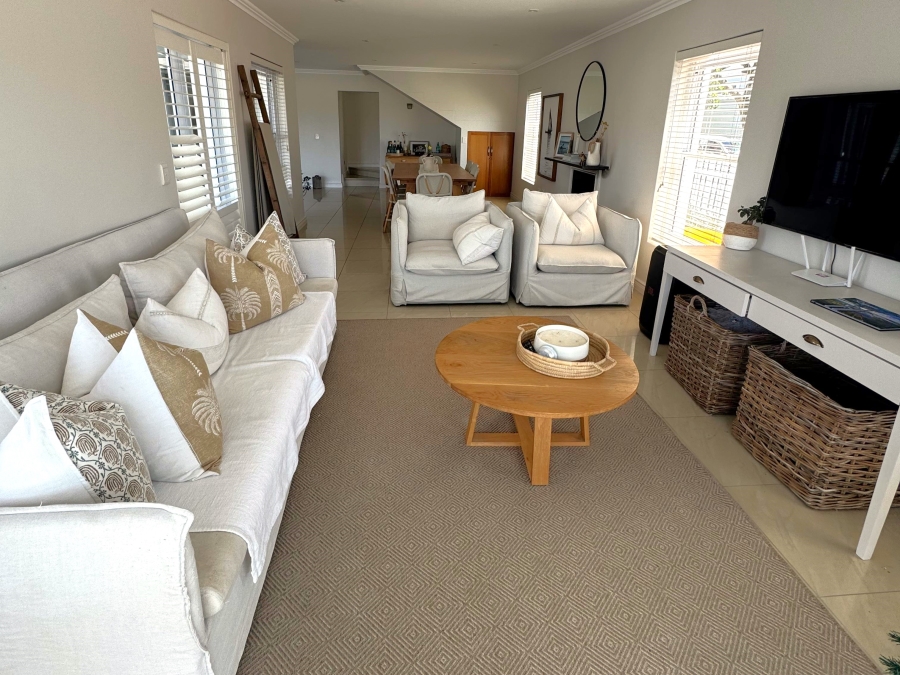 To Let 3 Bedroom Property for Rent in Thesen Islands Western Cape